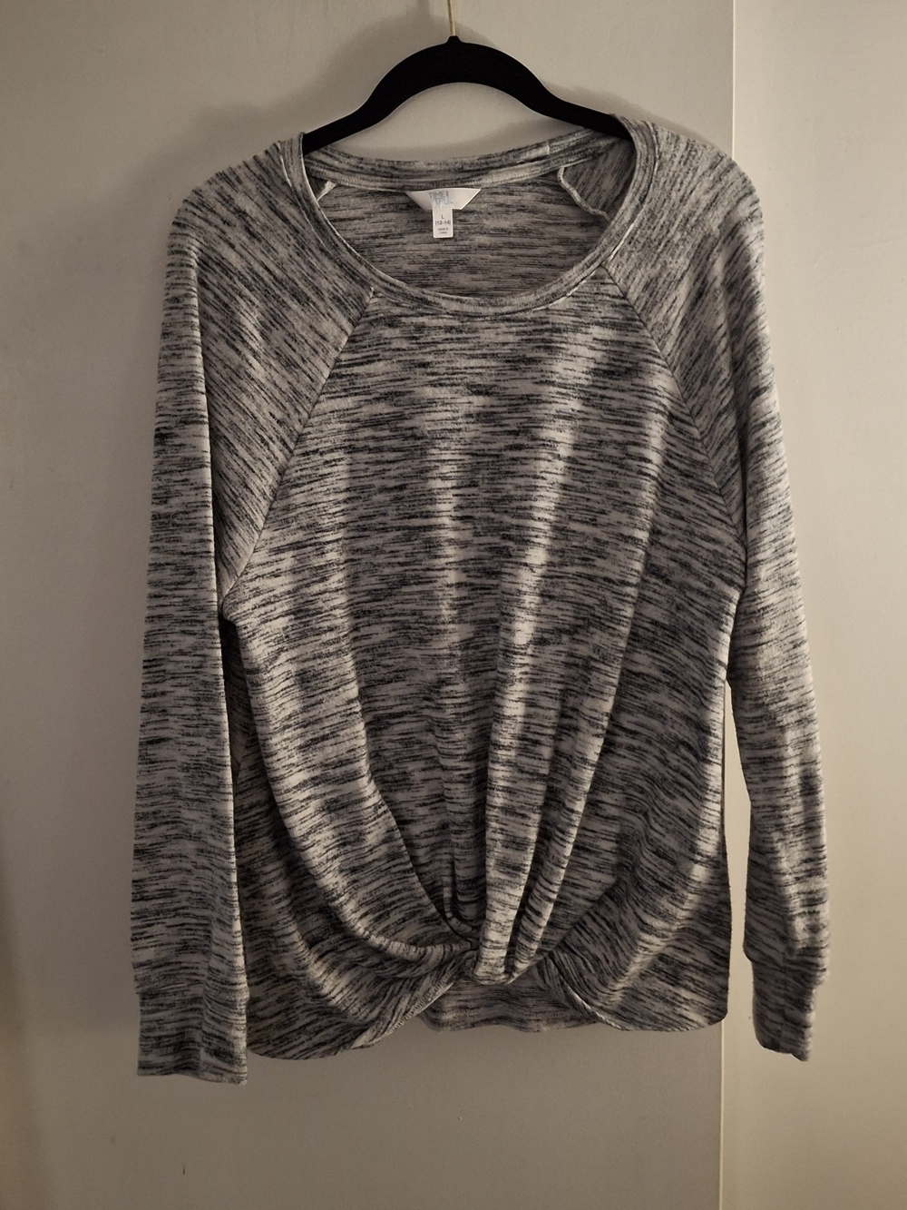 Time & Tru Women's Gray Marled Twist-Front Long Sleeve Top